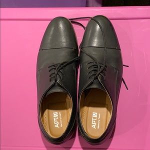 Men’s Apt. 9 black dress shoes